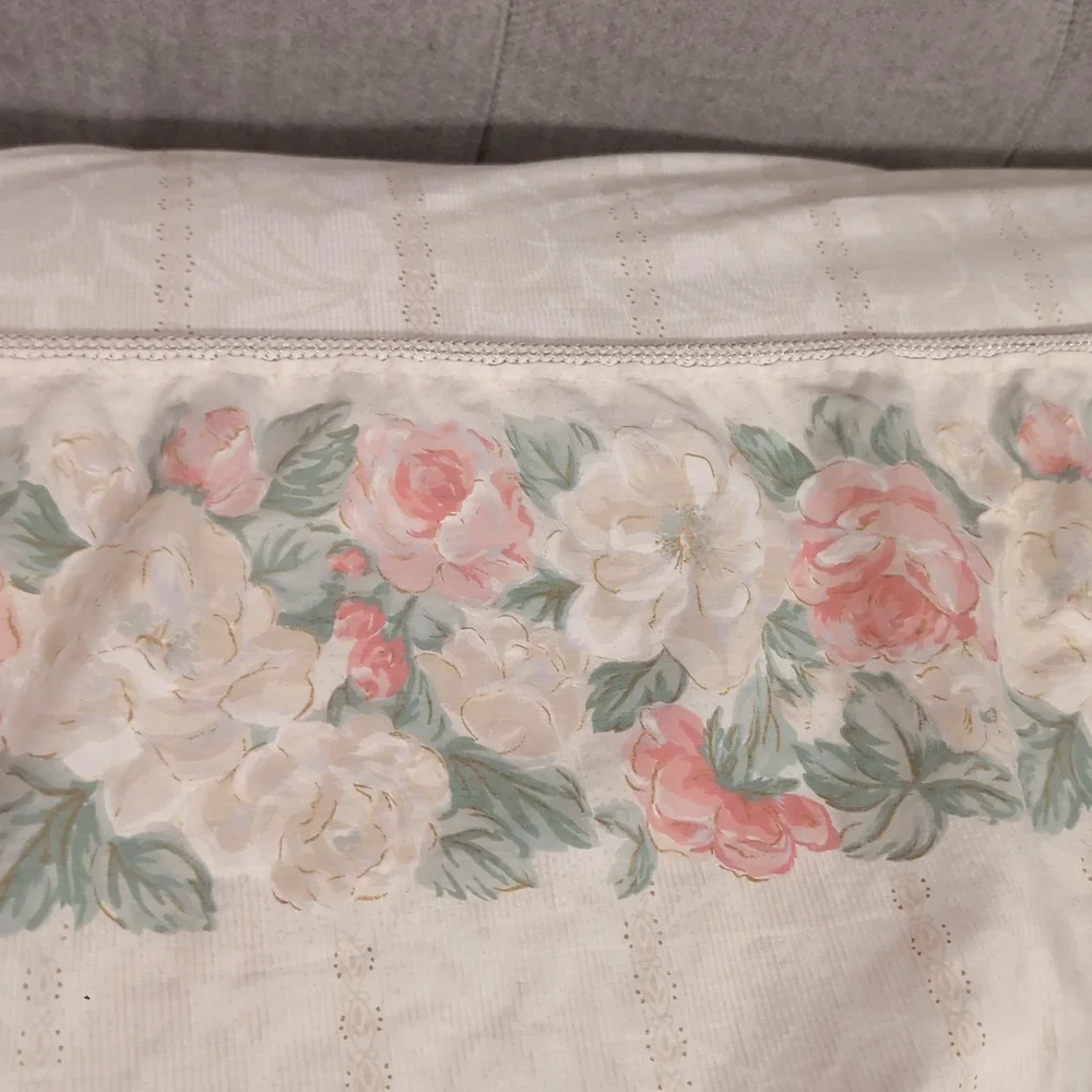 Vtg Eileen West King/Queen Sheet Set Cream‎ Floral Cotton USA 6 pillowcases READ